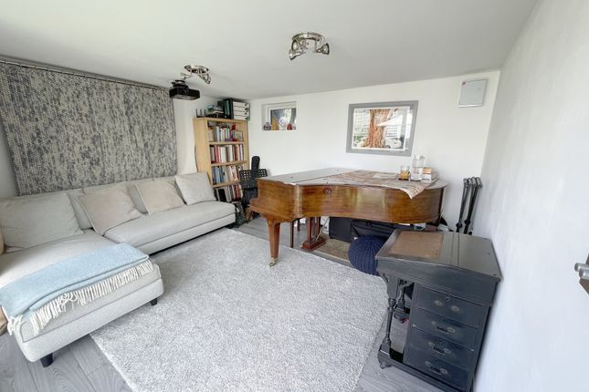 Cottage for sale in Richmond Road, Potters Bar