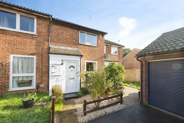 2-bed terraced on Eggringe, Ashford, £190,000
