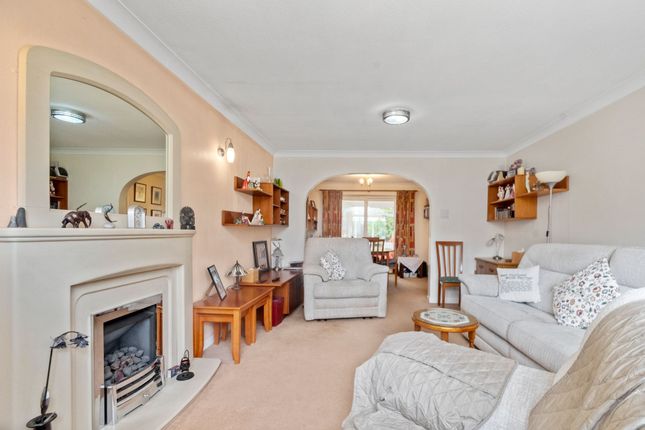 8 Hickory Close, Warrington photo 2