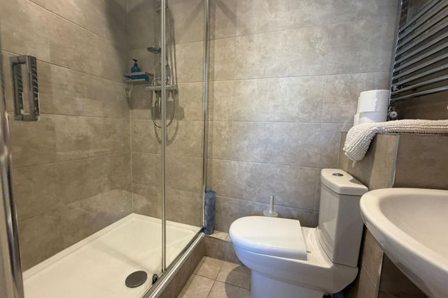 Flat 4, 10, The Grove, Swansea photo 2