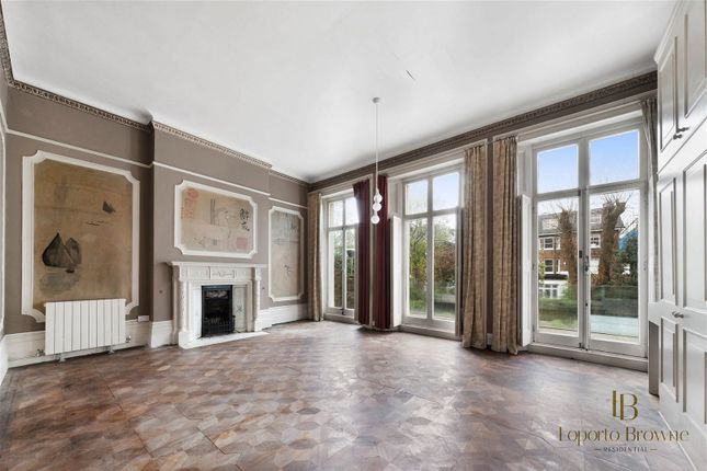 Flat for sale in Buckland Crescent, London