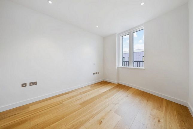 Flat Flat 408, 11, Esther Anne Place, London photo 4