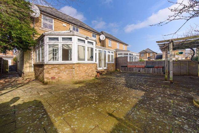 Balmoral Avenue, New Southgate photo 4