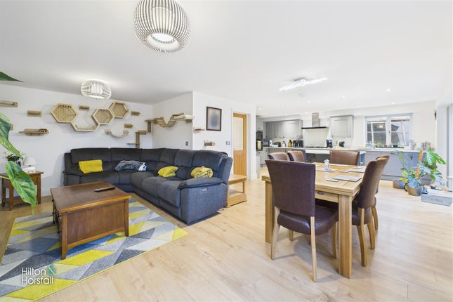 4, Rowan Drive, Foulridge photo 4