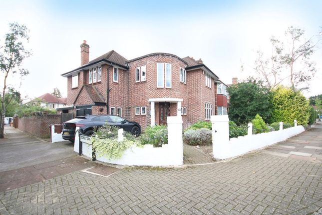 Thumbnail Detached house for sale in Cavendish Drive, Edgware, Middlesex