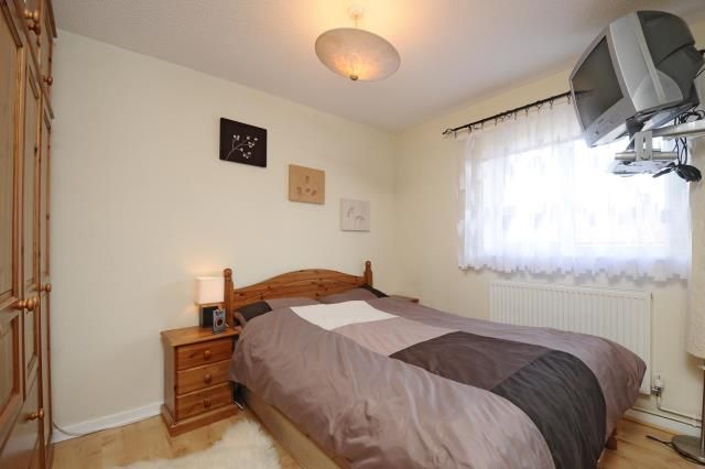 13, Rochford Gardens, Bicester photo 4