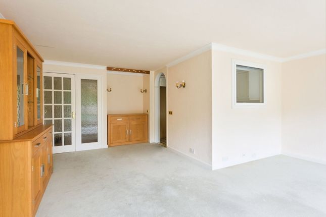 14, Bancroft Court, Reigate photo 4