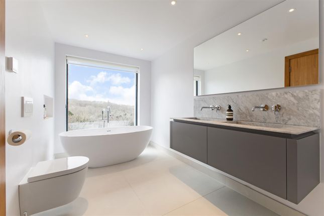 En Suite Bathroom.Jpg
