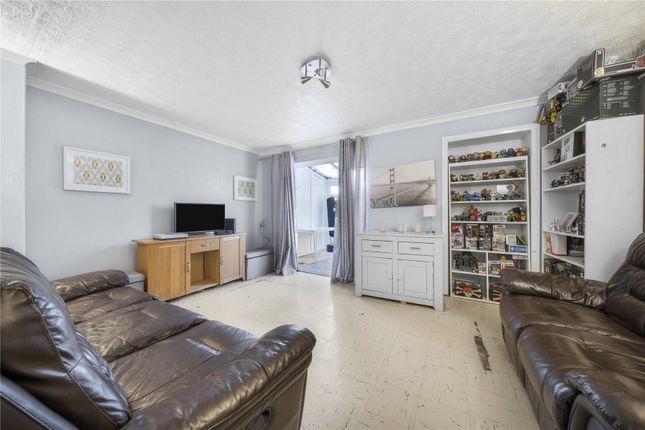 14, William Russell Court, Surrey photo 4