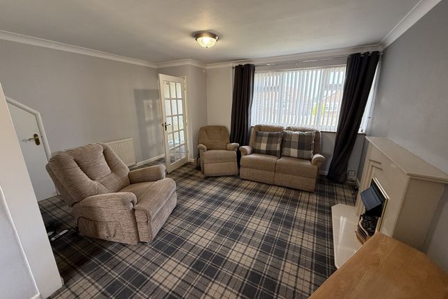 Lutterworth Drive, Adwick-le-Street Doncaster South Yorkshire photo 2
