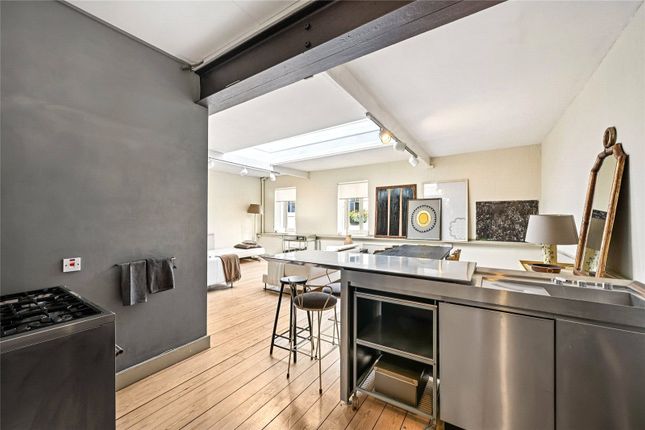 17, Daleham Mews, London photo 4