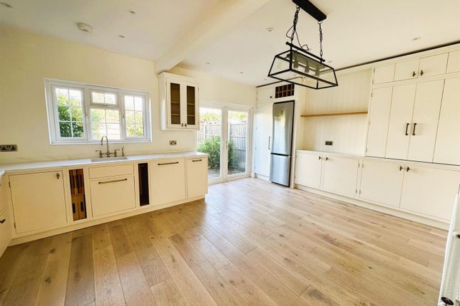 Southborough Lane, Bromley photo 3