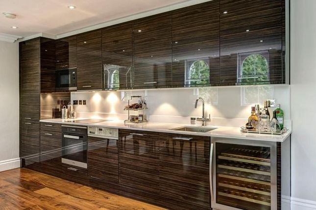 Flat 34, Kensington Gardens Square, London photo 2