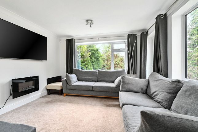 50, Warren Rise, Camberley photo 4