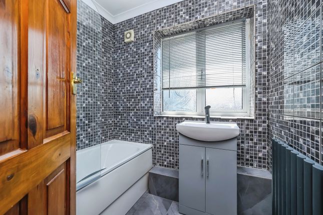 125, Brandish Crescent, Nottingham photo 4