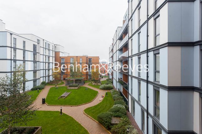 Flat to rent in Needleman Close, Colindale