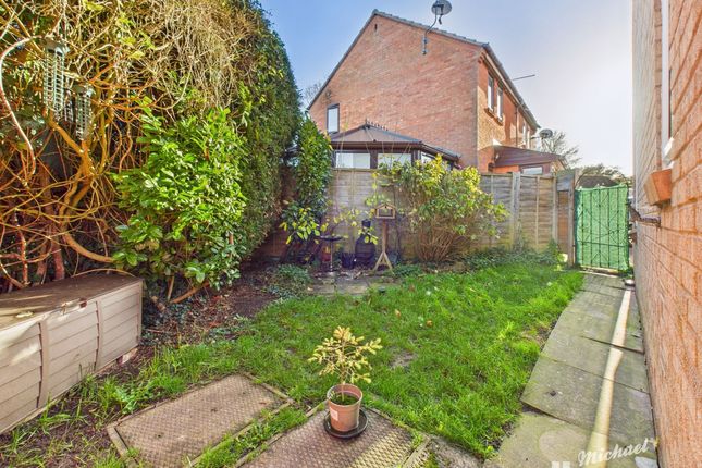 13 Aiston Place, Aylesbury photo 3