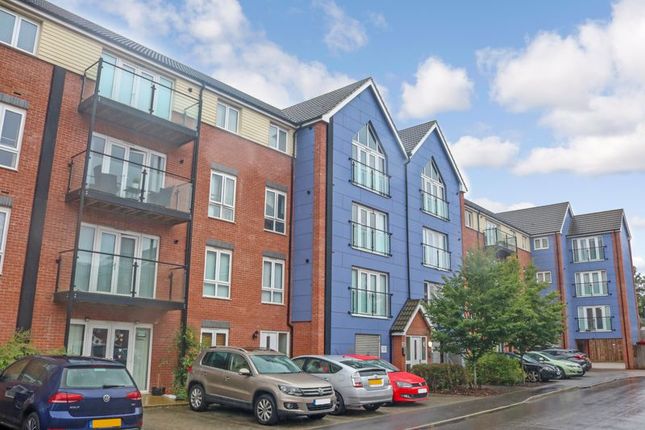 Thumbnail Flat for sale in Chadwick Road, Slough