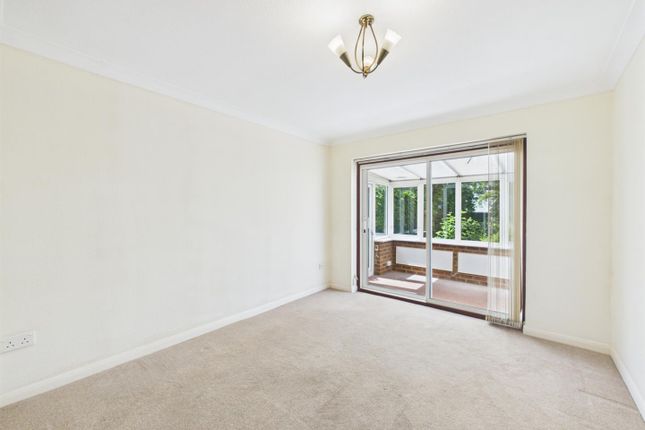 39, Seaford Close, Ruislip photo 4