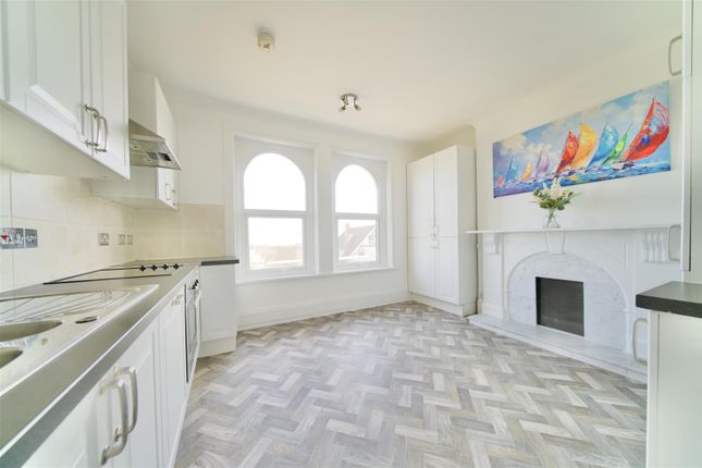 Flat 2, 28, Buxton Road, Weymouth photo 4
