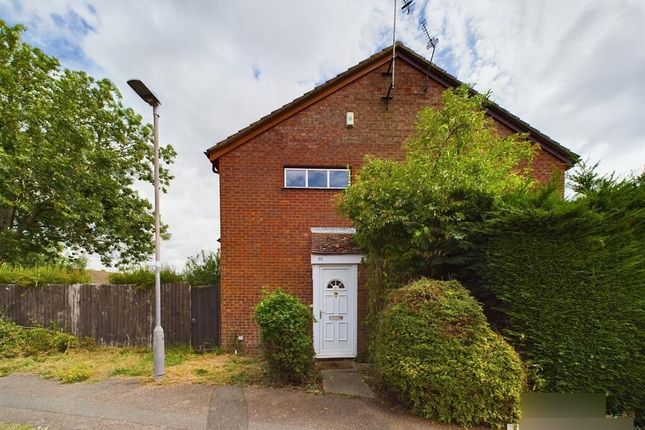 65, Orwell Drive, Aylesbury photo 2