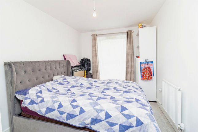 Flat for sale in Galapagos Grove, Bletchley, Milton Keynes