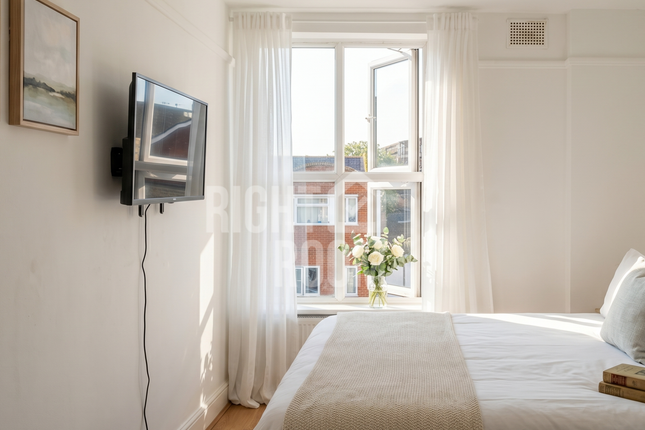 33a Kingston Road, Portsmouth photo 3