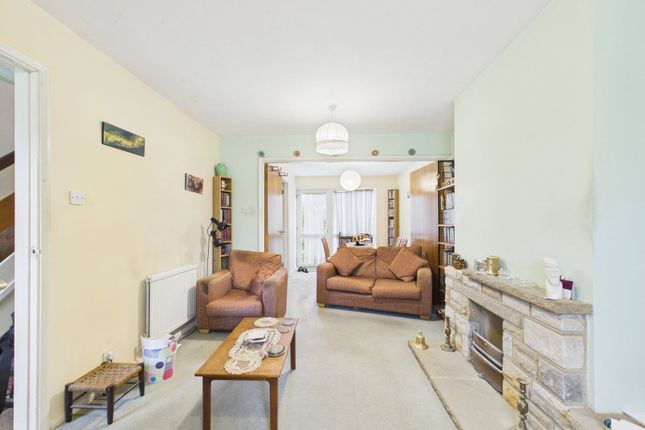 22, Dinmore, Hemel Hempstead photo 4
