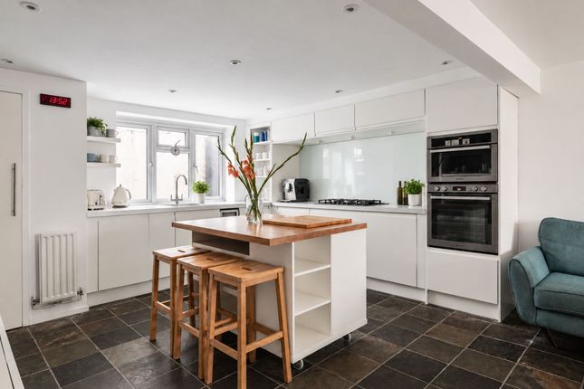 7 Blenheim Place, Brighton photo 3