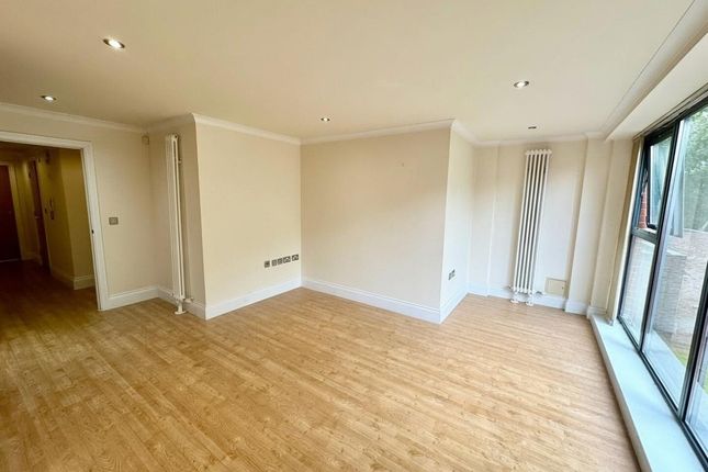 Flat 10, 151, Parkcroft, Bury Old Road, Salford photo 4