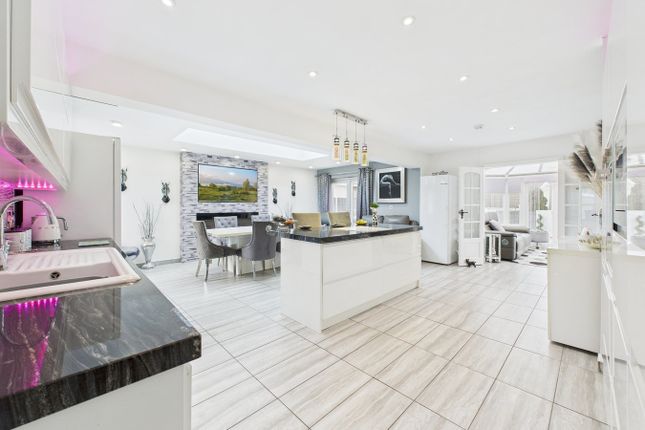 2, Beechwood Avenue, Weston-Super-Mare photo 2