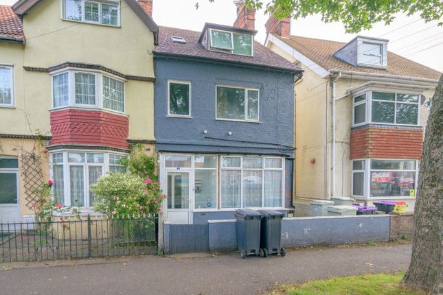 1-bed flat on First Floor Flat, 4A, Cecil Avenue, Skegness, £40,000