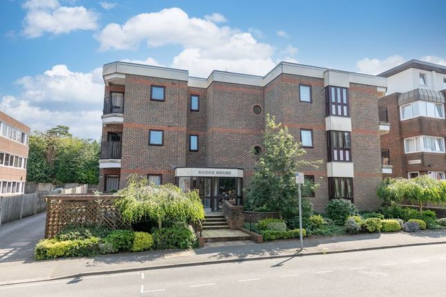 Cantelupe Road East Grinstead RH19 2 Bedroom Flat For Sale 60967283 PrimeLocation