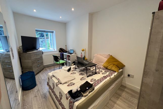 Ground Floor, 629, Green Lanes, London photo 4