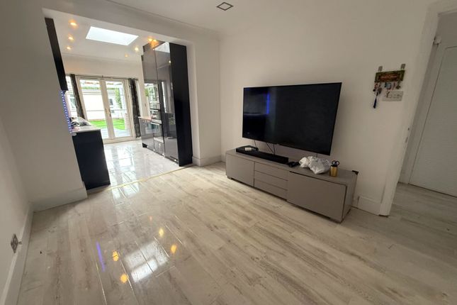 Tachbrook Road, Feltham photo 4