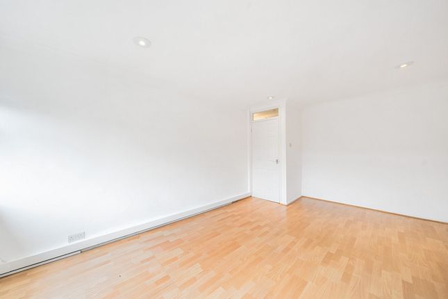 Summerley Street, London photo 4