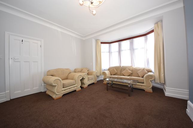 421, Cranbrook Road, Ilford photo 2
