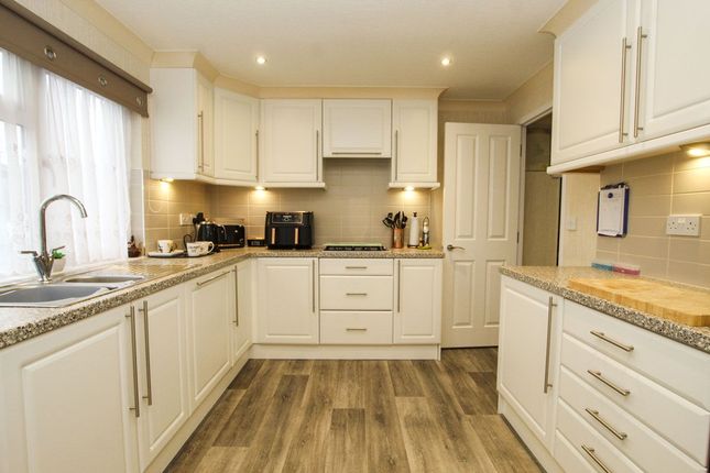 5 Meadow View, Pilgrims Retreat, Maidstone photo 3