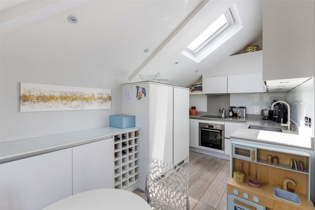 Flat 7, 20, Roland Gardens, London photo 4