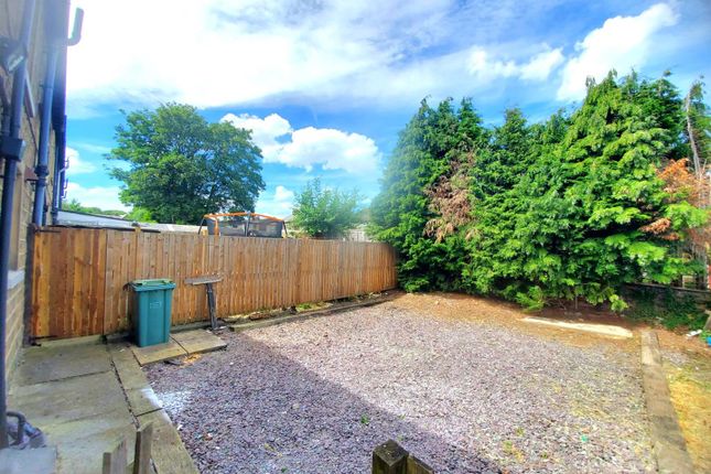 75, Long Lane, Huddersfield photo 2