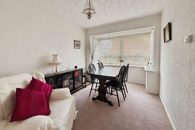 3, Plover Grove, Kidderminster photo 4