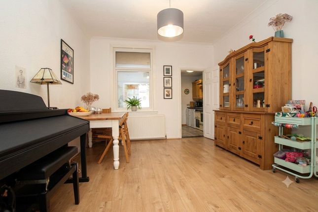 10, Howarth Road, Abbey Wood photo 4