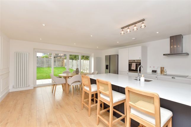 Prinys Drive Wigmore, Gillingham photo 4