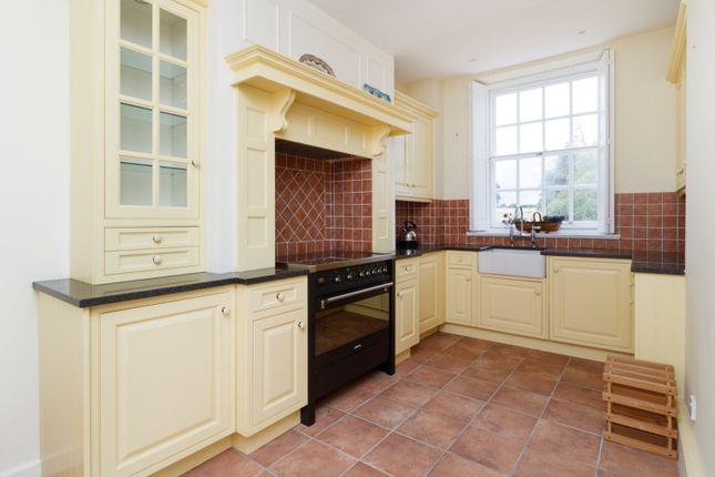 Flat for sale in Waldershare, Dover