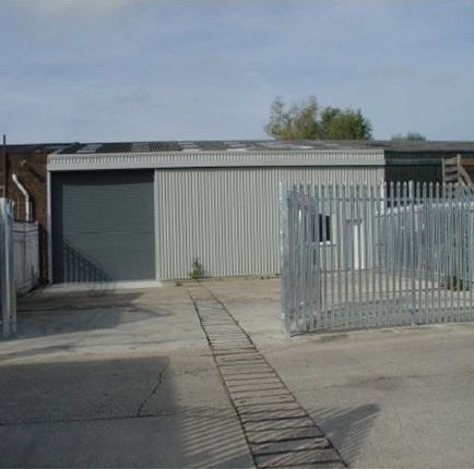 Industrial to let in Unit 4B Kennet Weir Industrial Estate, Arrowhead Road, Reading