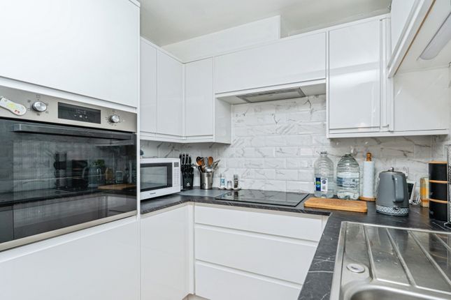 80, Homebeech House Phase II, Woking photo 3