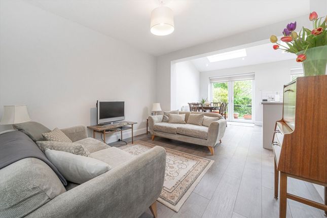 43, Lincoln Avenue, Twickenham photo 2
