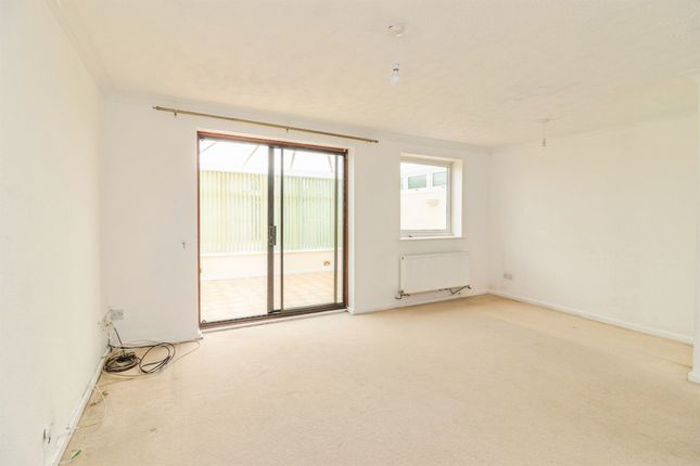 41, Isaacson Drive, Milton Keynes photo 4