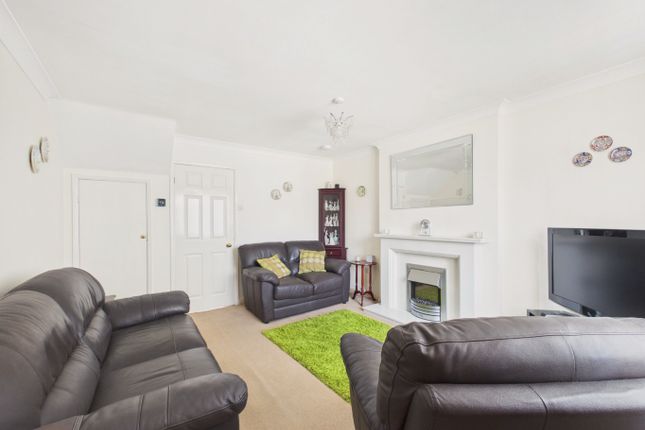 6 Cedar Court, Farrand Road, Hull photo 2