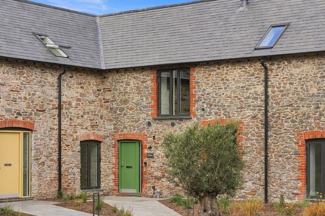 5 Weston Courtyard, Higher Weston Farm Barns, Totnes photo 2